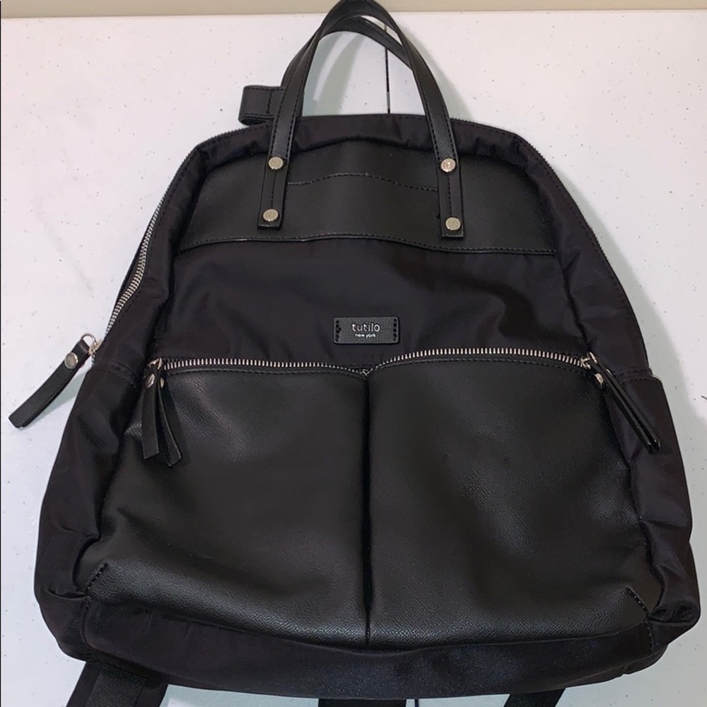 Tutilo New York bag.